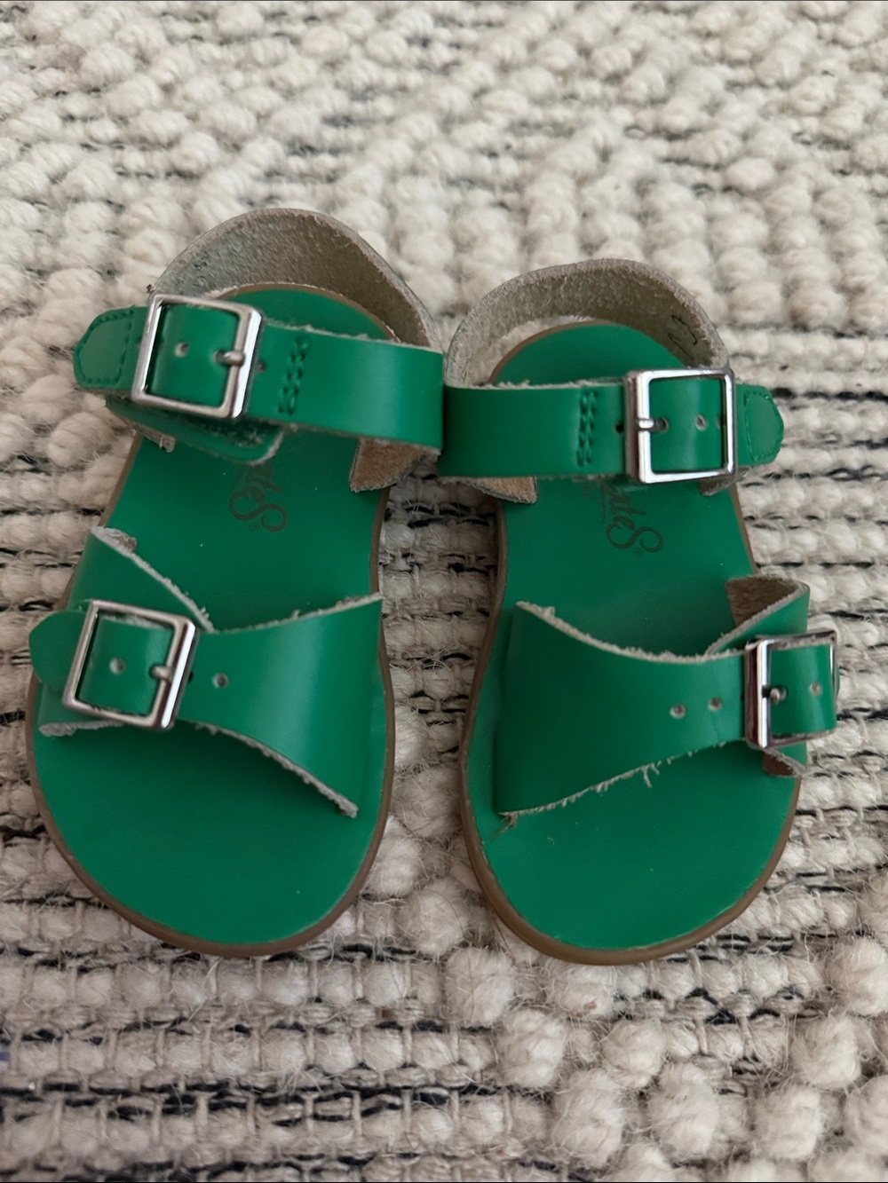 Kelly Green Footmates Leather Sandals size 5